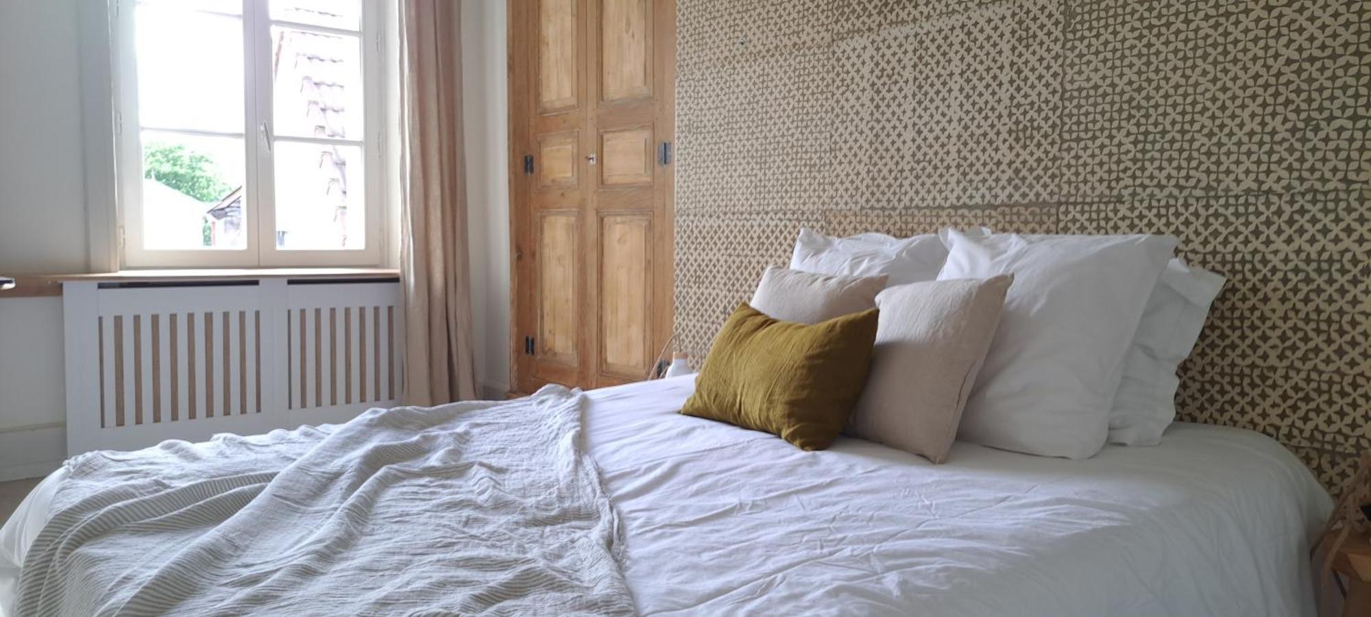 Hotel Aux Couleurs De Neuvy Habitación foto